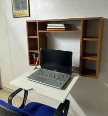 Duvara Monte Çalışma ve Leptop Masası